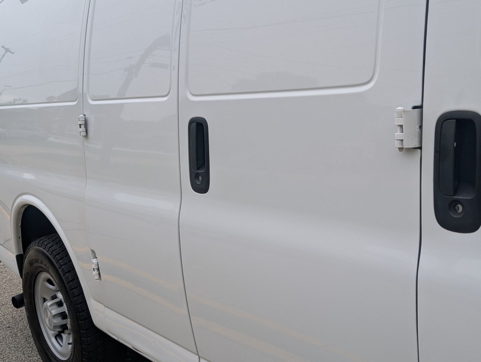 2019 Chevrolet Express 2500 43