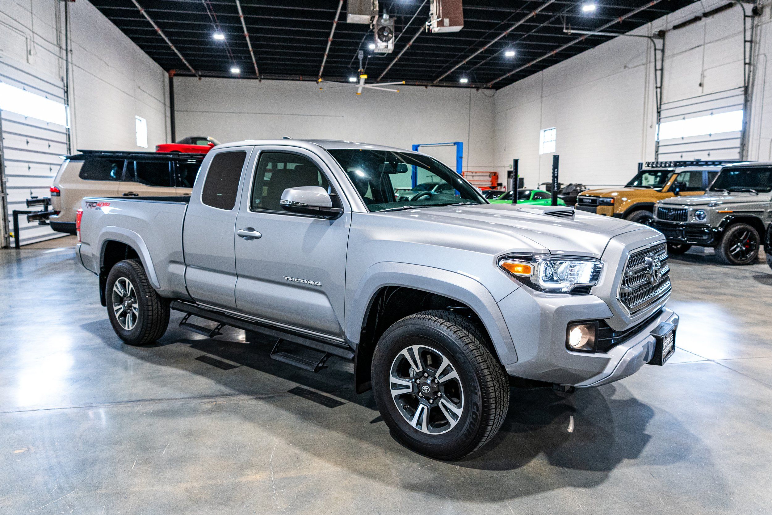 2017 Toyota Tacoma TRD Sport, photo 18