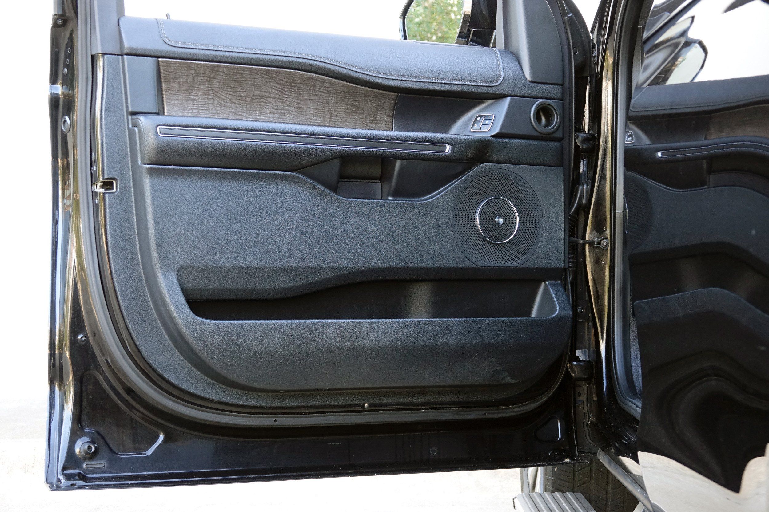 2020 Ford Expedition Limited photo 37