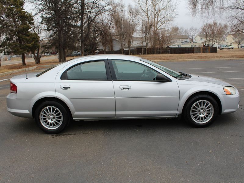 2004 Chrysler Sebring Photos