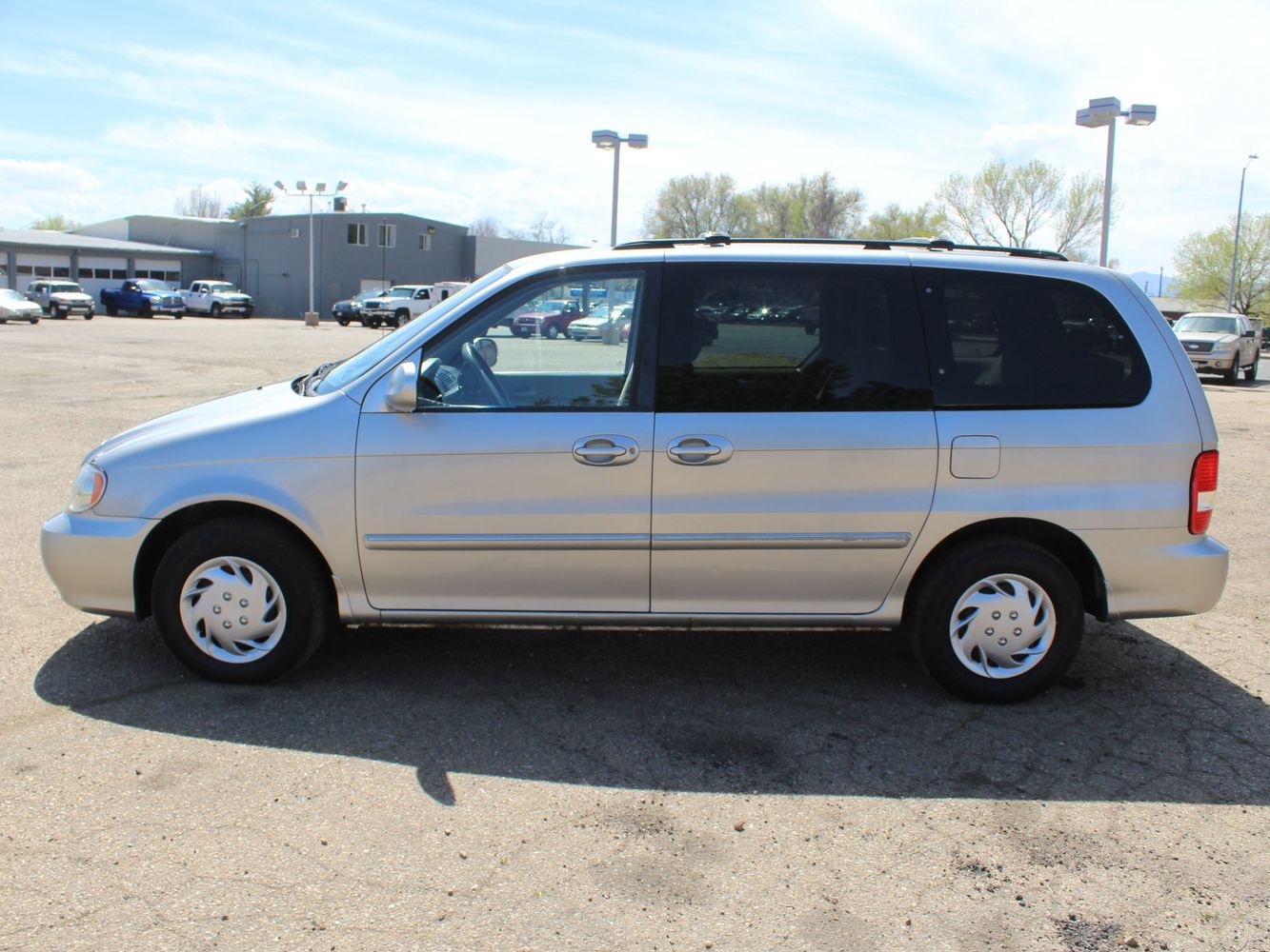 2005 Kia Sedona LX | Victory Motors of Colorado