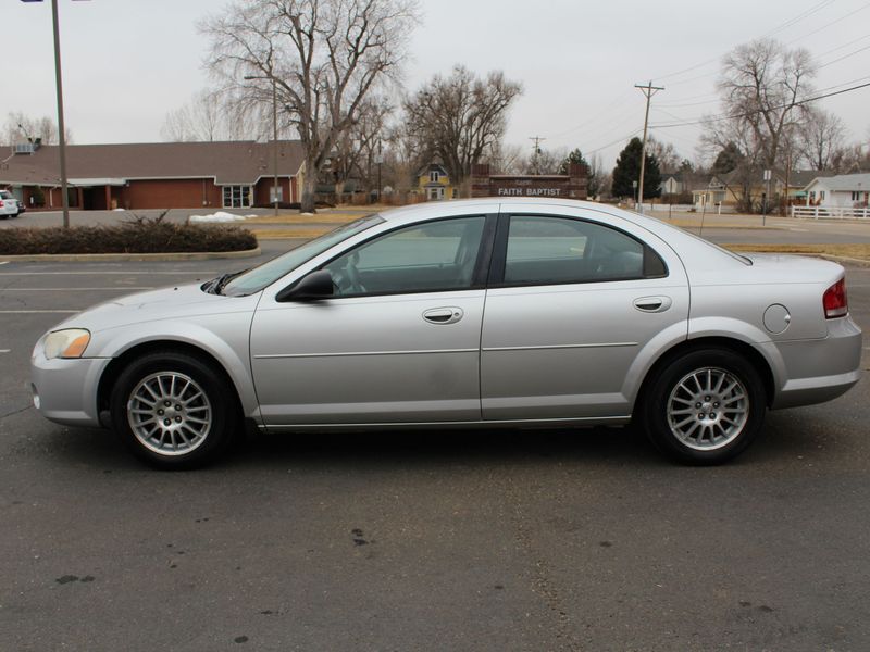 2004 Chrysler Sebring Photos