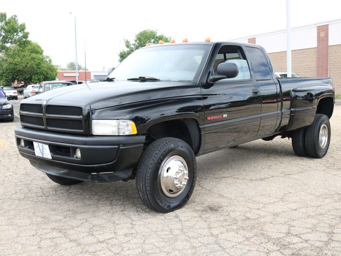 1998 Dodge Ram 3500 SLT | Victory Motors of Colorado