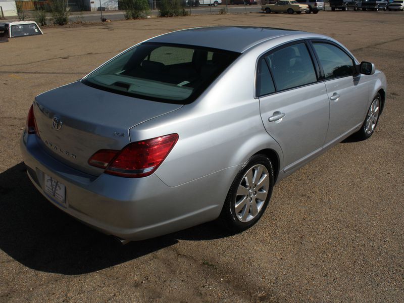 2006 Toyota Avalon Photos