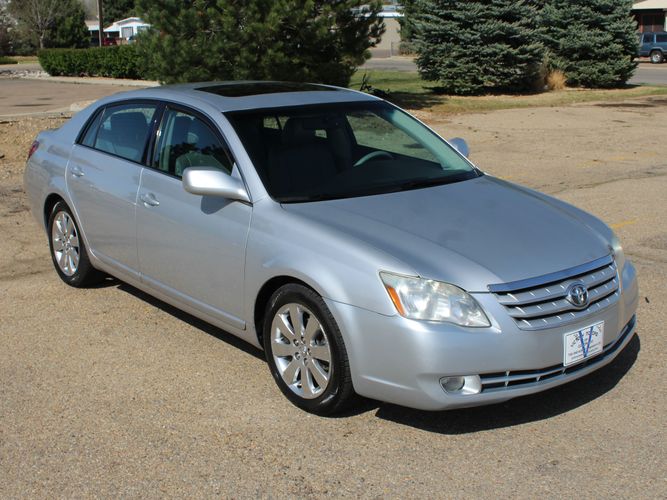 2006 Toyota Avalon XLS | Victory Motors of Colorado