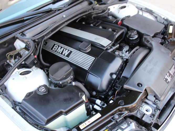 2003 BMW 330xi AWD | Victory Motors of Colorado