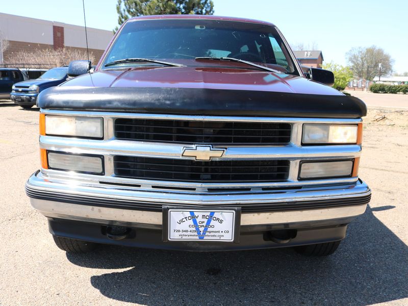 1998 Chevrolet Suburban Photos